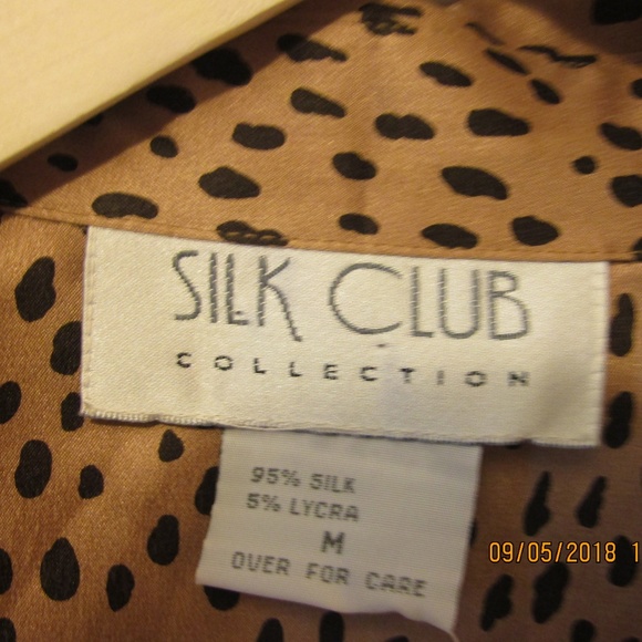 Silk Club Women's Dress Shirt, size Medium - Picture 3 of 8